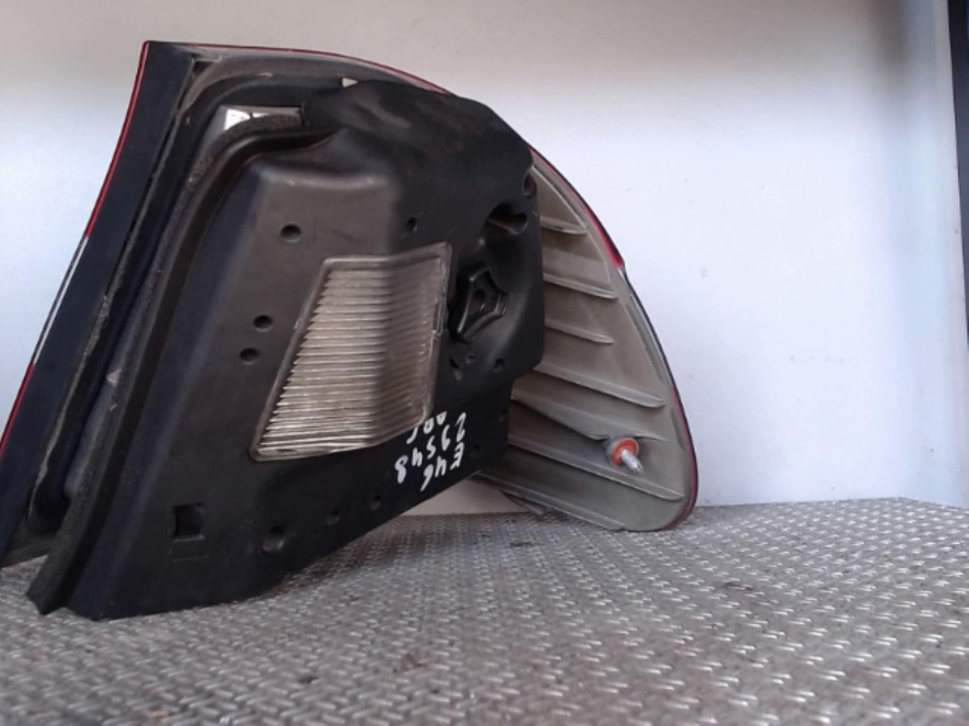 Fanale posteriore principale sinistro (luci) BMW SERIE 3 E46 PHASE 2 Diésel - 1