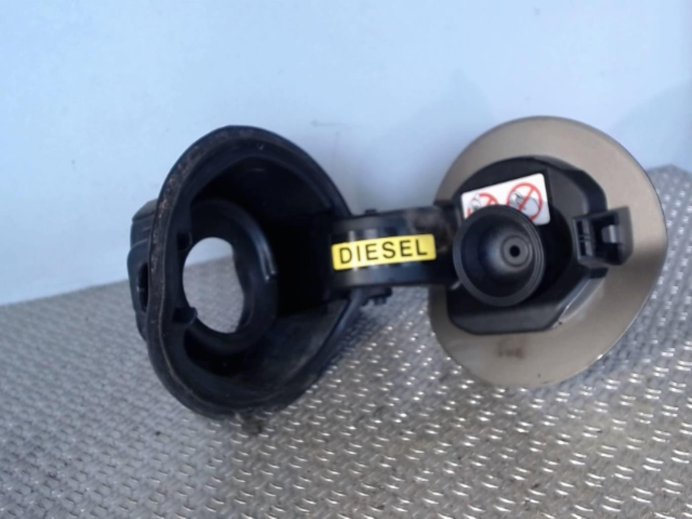 Trappe d'essence CITROEN C4 2 PHASE 2 Diesel - 1