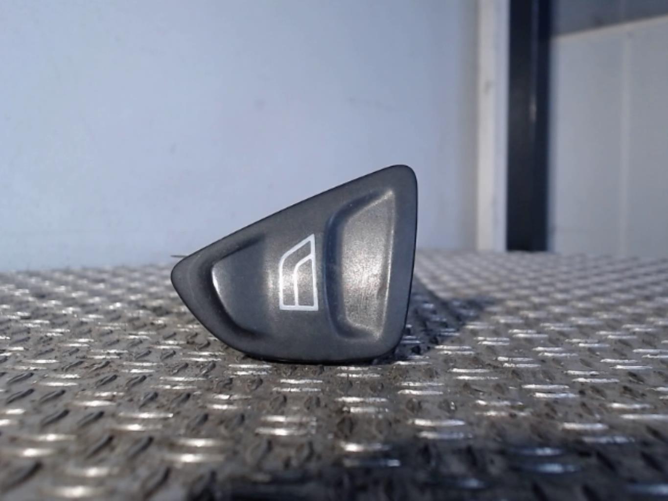 Interruttore lavacristalli anteriore destro FORD KA 2 PHASE 2 Diésel - 1