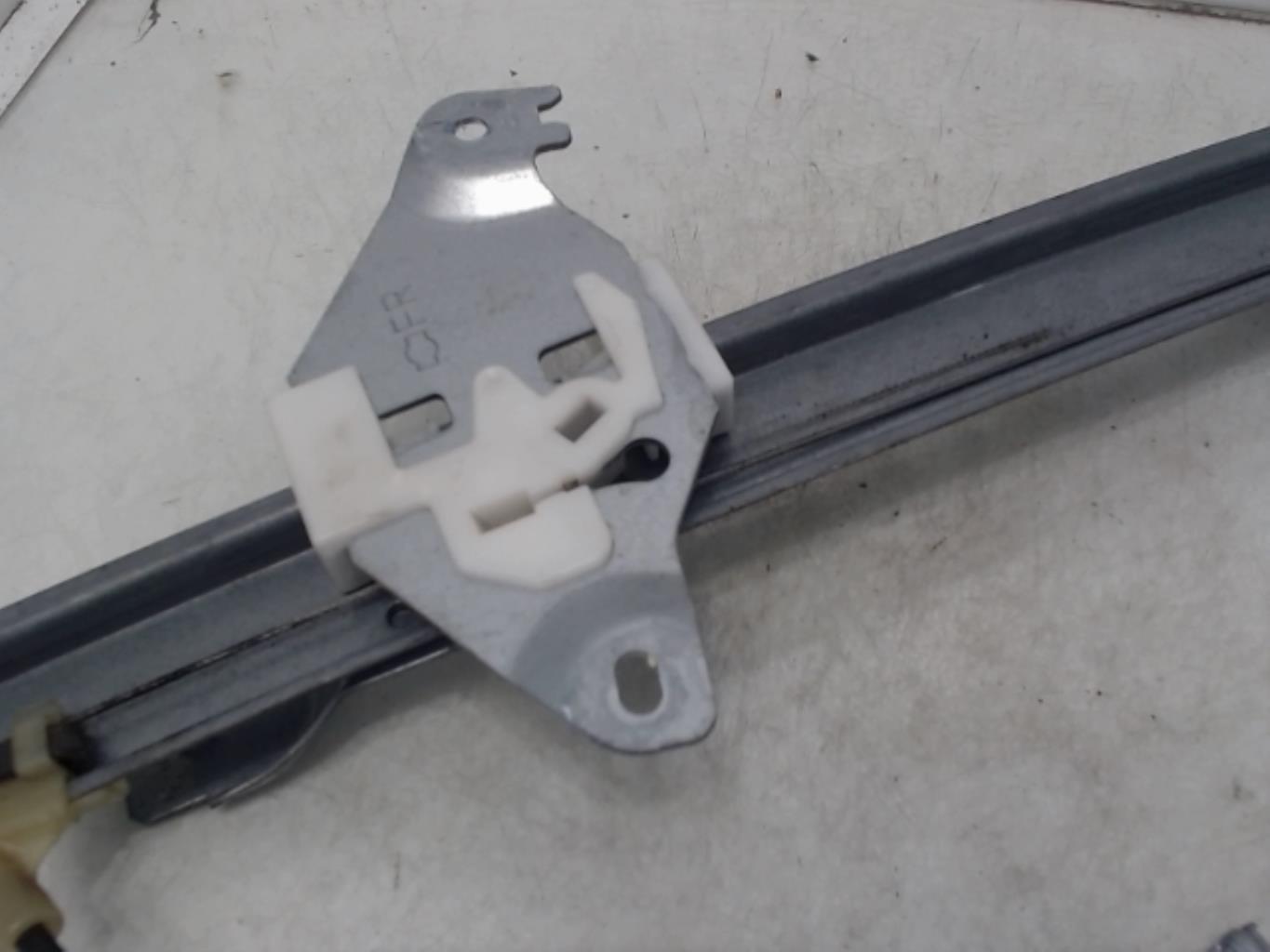 Alzacristalli elettrico posteriore destro NISSAN QASHQAI 1 PHASE 2 Diésel - 1