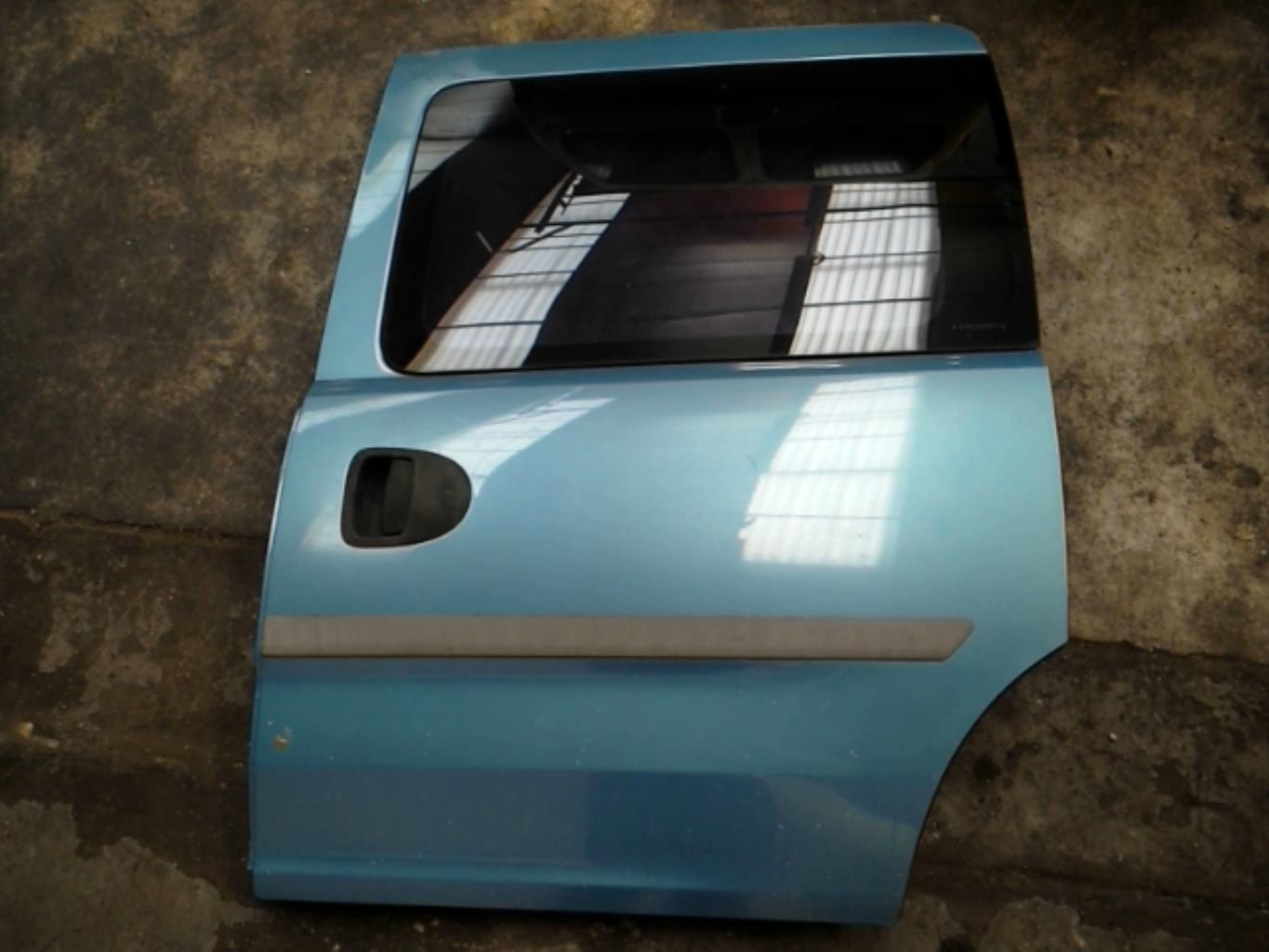 Porte laterale gauche OPEL COMBO C PHASE 1 Diesel - 1