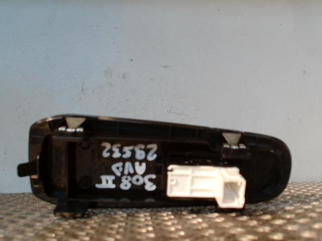 Interruttore lavacristalli anteriore destro PEUGEOT 308 2 SW PHASE 1 BREAK Diésel - 1