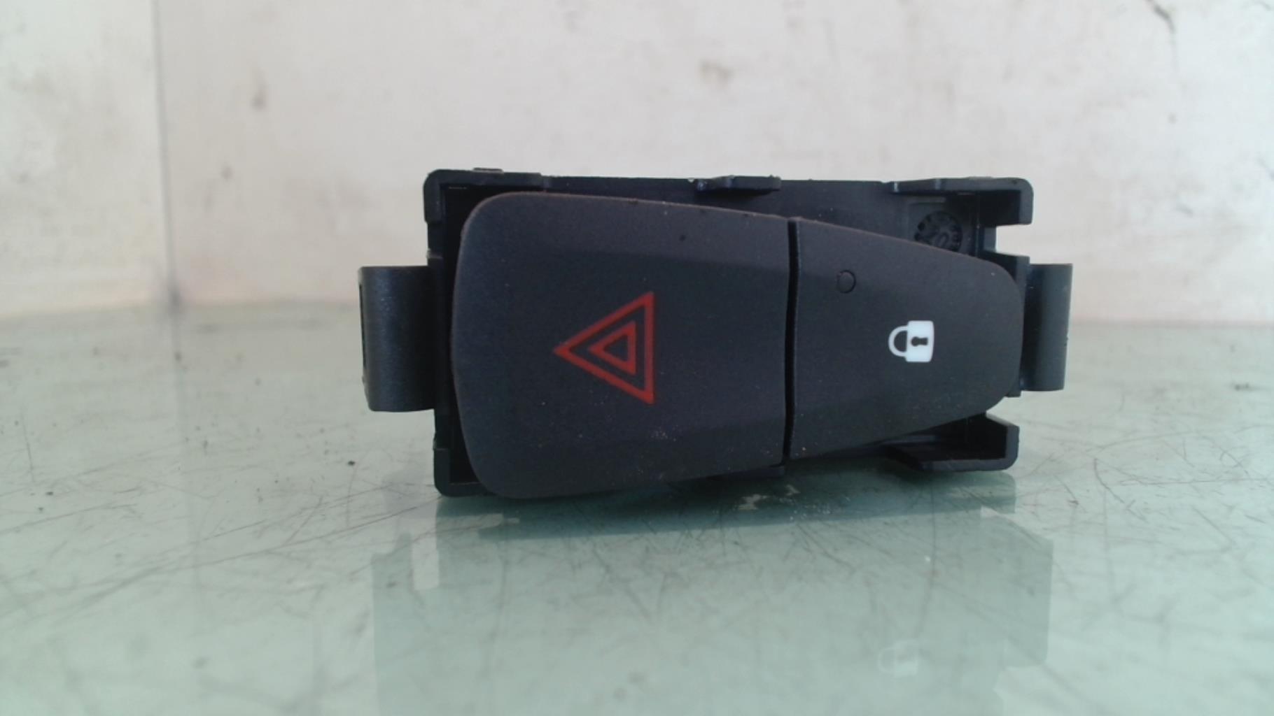 Bouton de warning DACIA SANDERO 2 PHASE 2 Essence/GPL - 1