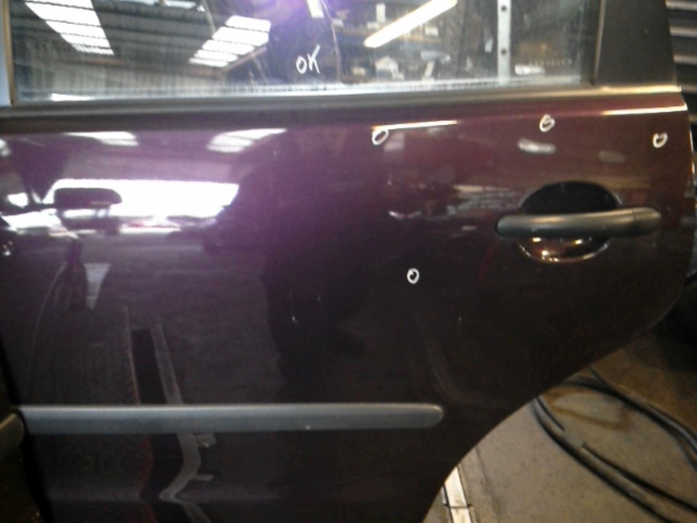 Portiera posteriore sinistra VOLKSWAGEN POLO 4 PHASE 1 Diésel - 1