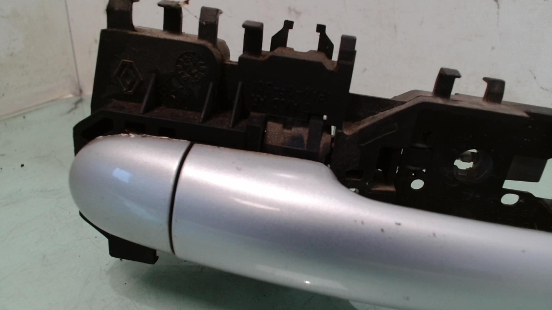 Maniglia portiera posteriore destra RENAULT SCENIC 2 PHASE 1 Diésel - 1