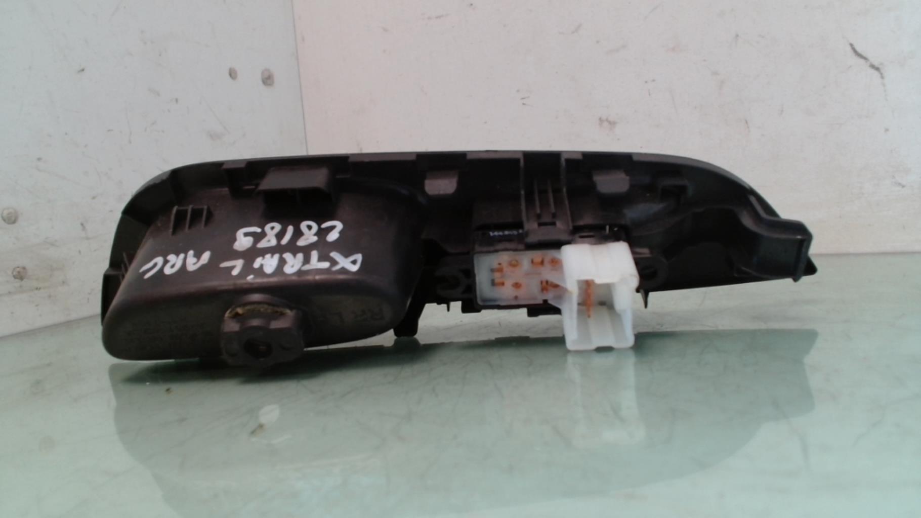 Interruttore lavacristalli posteriore sinistro NISSAN X-TRAIL 3 PHASE 1 Diésel - 1