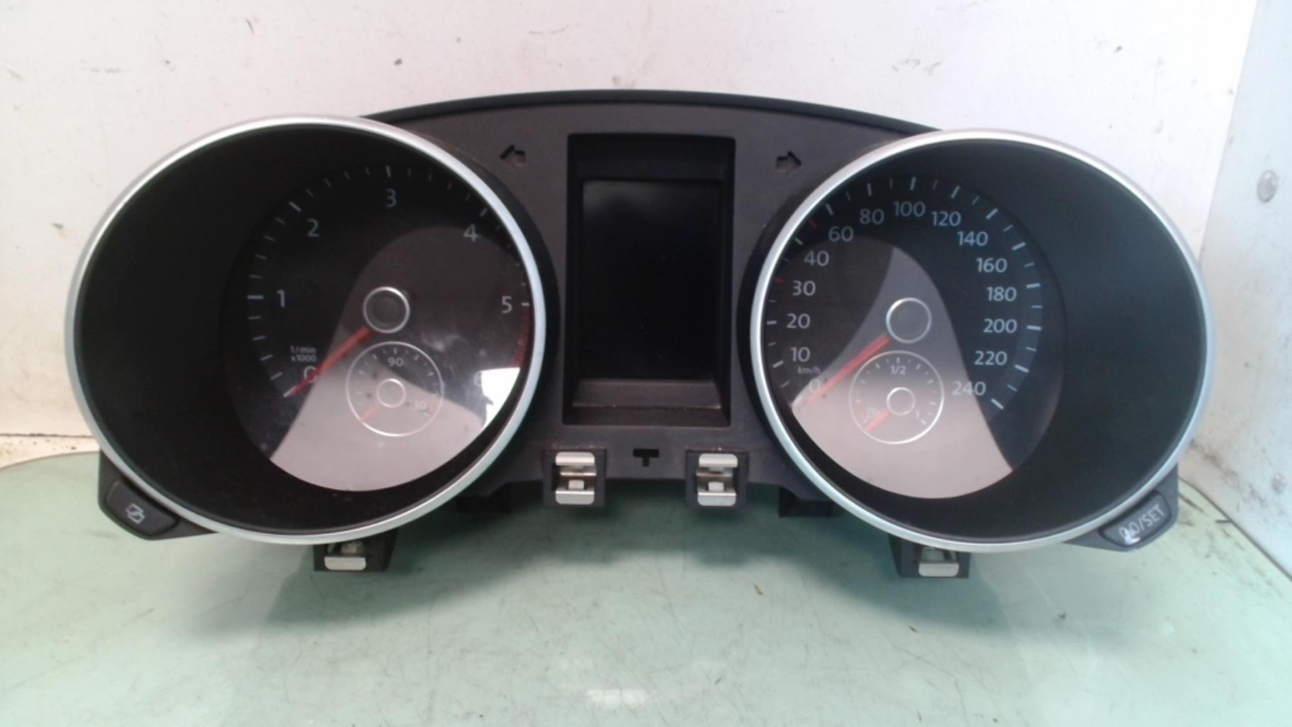 Compteur VOLKSWAGEN GOLF 6 Diesel - 1