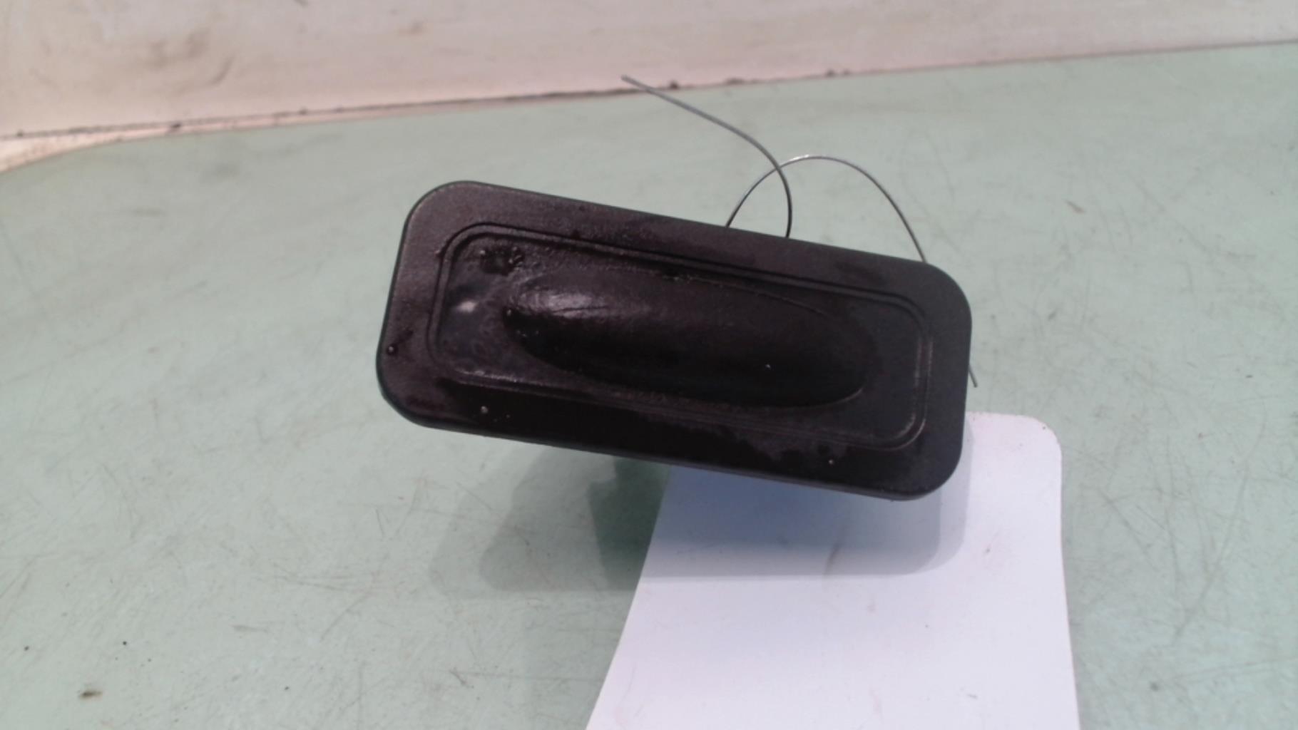 Bouton de coffre RENAULT MEGANE 3 PHASE 1 BREAK Diesel - 1