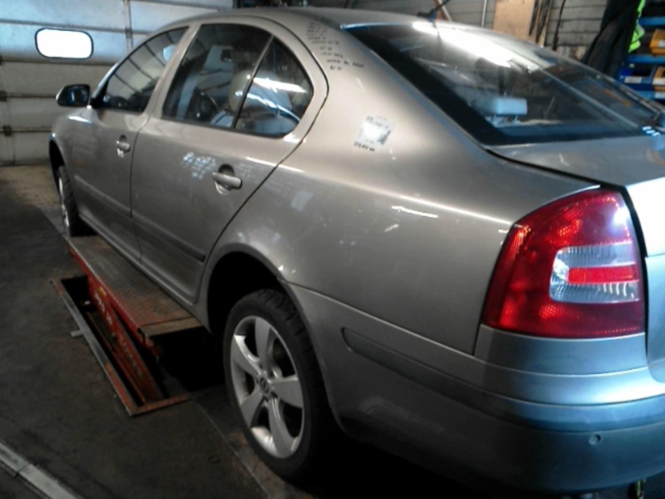 Commande de phare SKODA OCTAVIA 2 PHASE 1 Diesel - 1