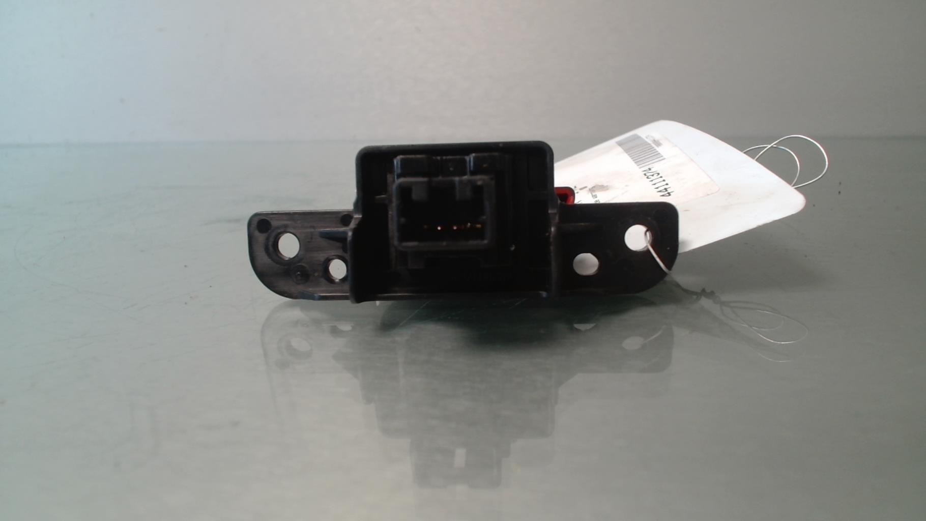 Bouton de warning NISSAN PULSAR Essence - 1