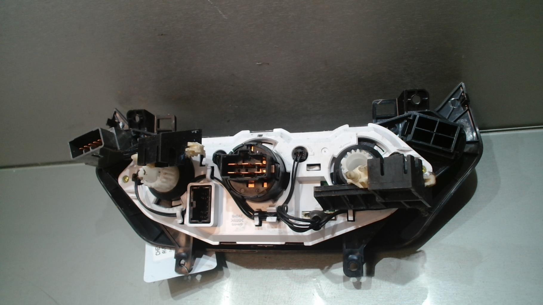 Commande chauffage CHEVROLET AVEO 1 Essence/GPL - 1