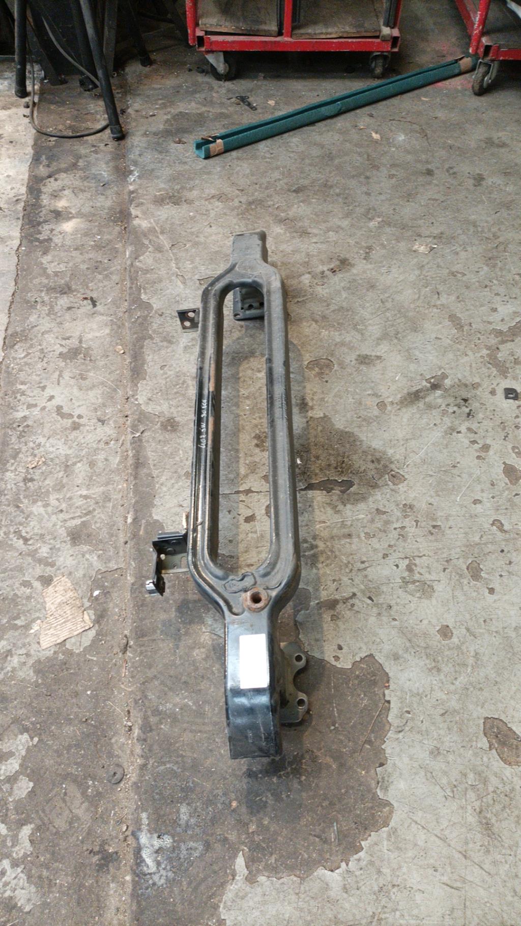 Traversa rinforzo paraurti anteriore PEUGEOT 407 PHASE 2 BREAK Diésel - 1