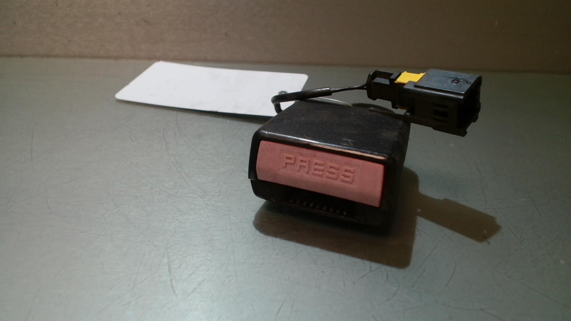 Aggancio cintura sicurezza posteriore sinistro PEUGEOT 207 PHASE 1 CABRIOLET  - 1
