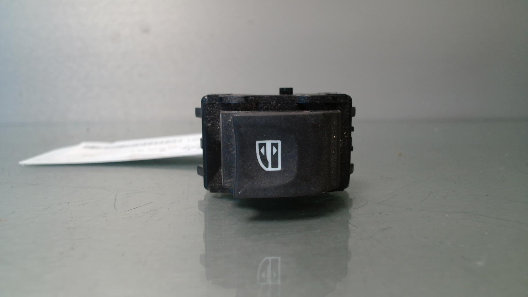 Interruttore lavacristalli posteriore sinistro RENAULT LATITUDE Diésel - 1