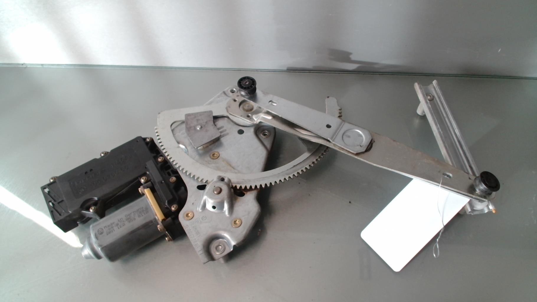 Alzacristalli elettrico posteriore sinistro VOLKSWAGEN GOLF 4 CABRIOLET Gasolina - 1