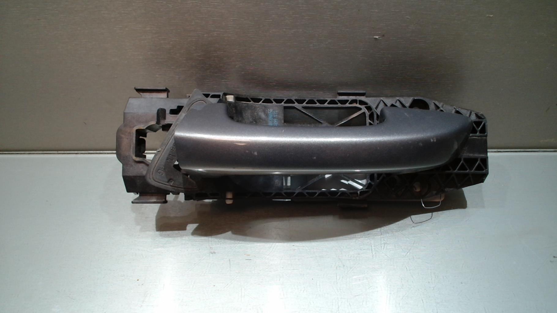 Maniglia portiera anteriore destra VOLKSWAGEN GOLF 6 Gasolina - 1