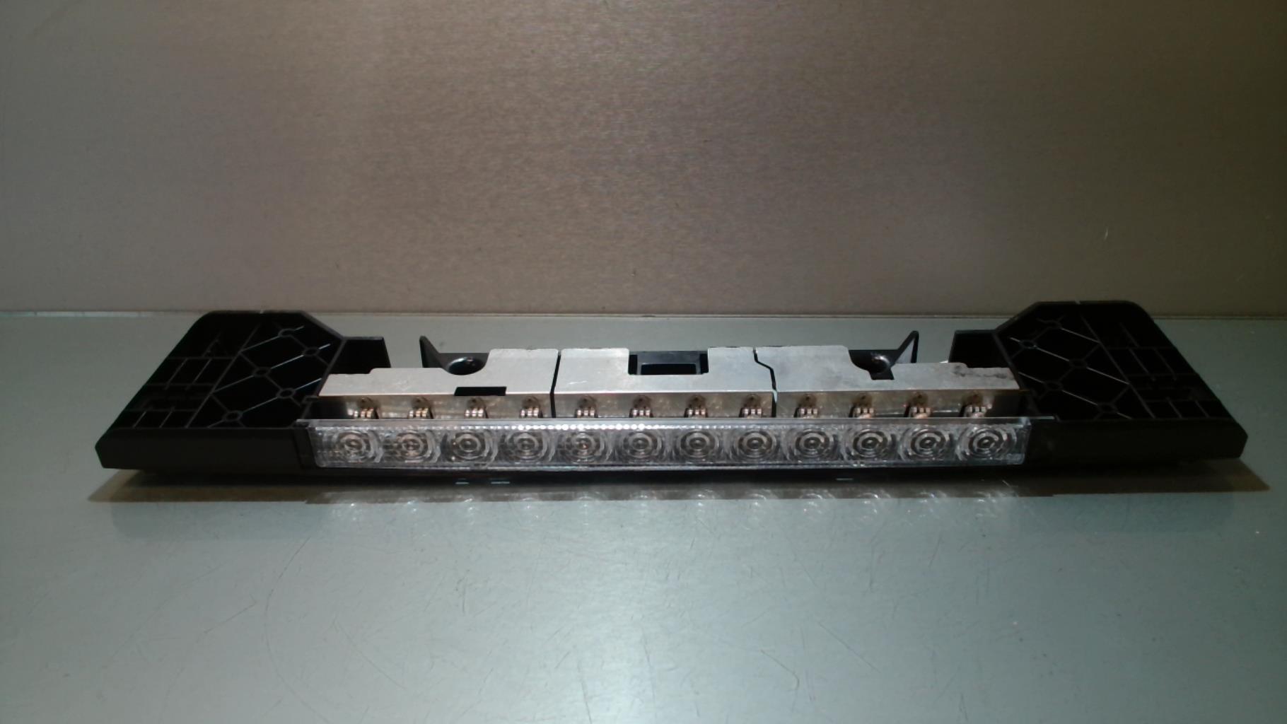Luce stop centrale PEUGEOT 407 PHASE 2 BREAK Diésel - 1