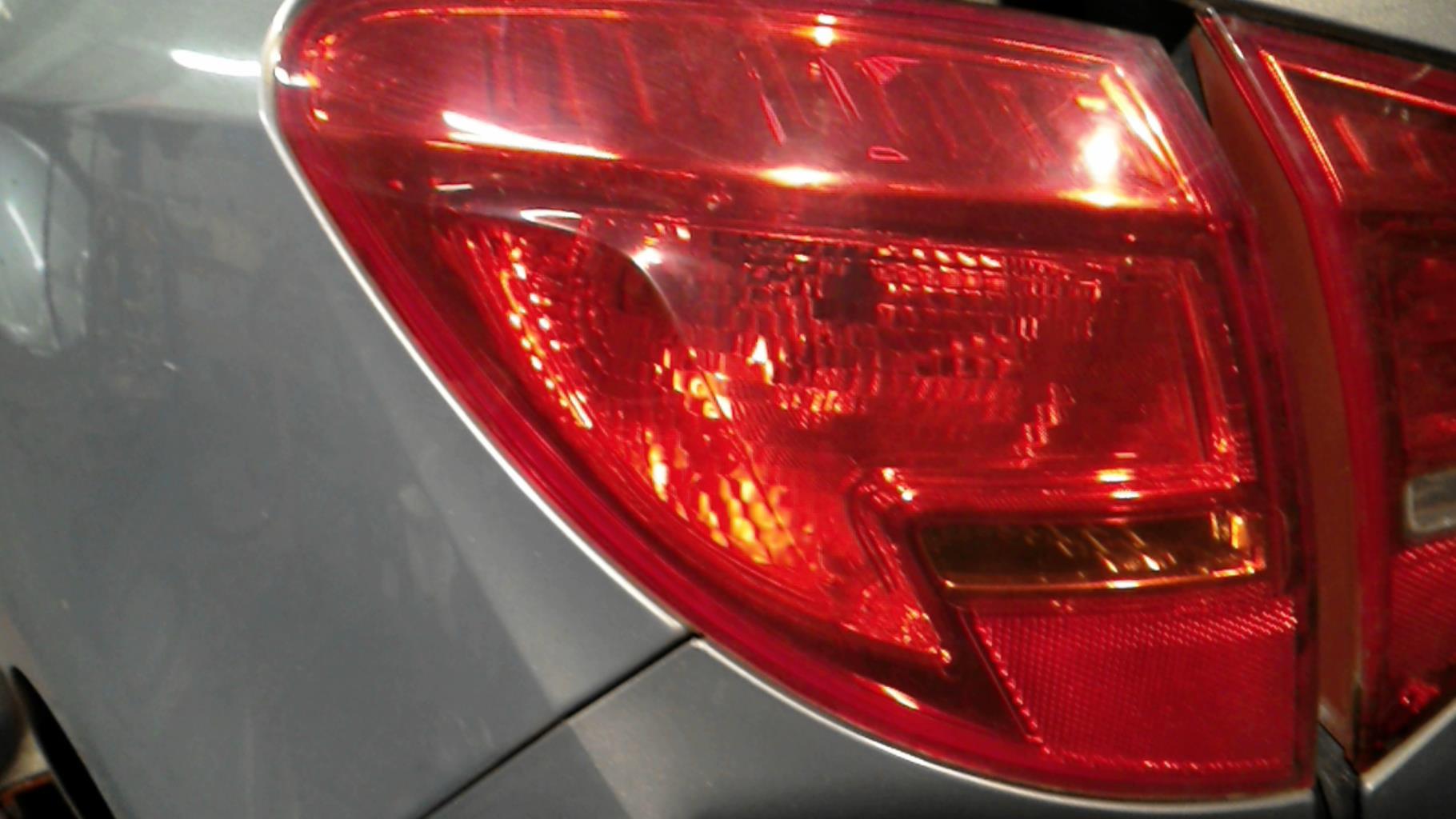 Fanale posteriore principale sinistro (luci) OPEL MERIVA B PHASE 1 Diésel - 1