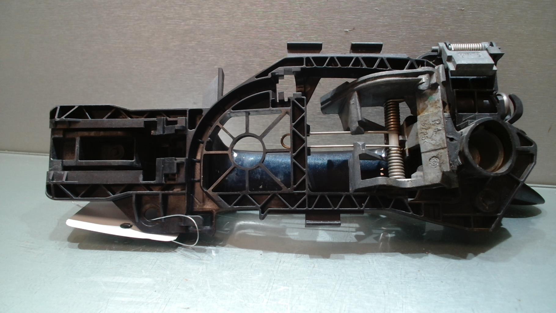 Maniglia portiera anteriore destra VOLKSWAGEN PASSAT 6 BREAK Diésel - 1