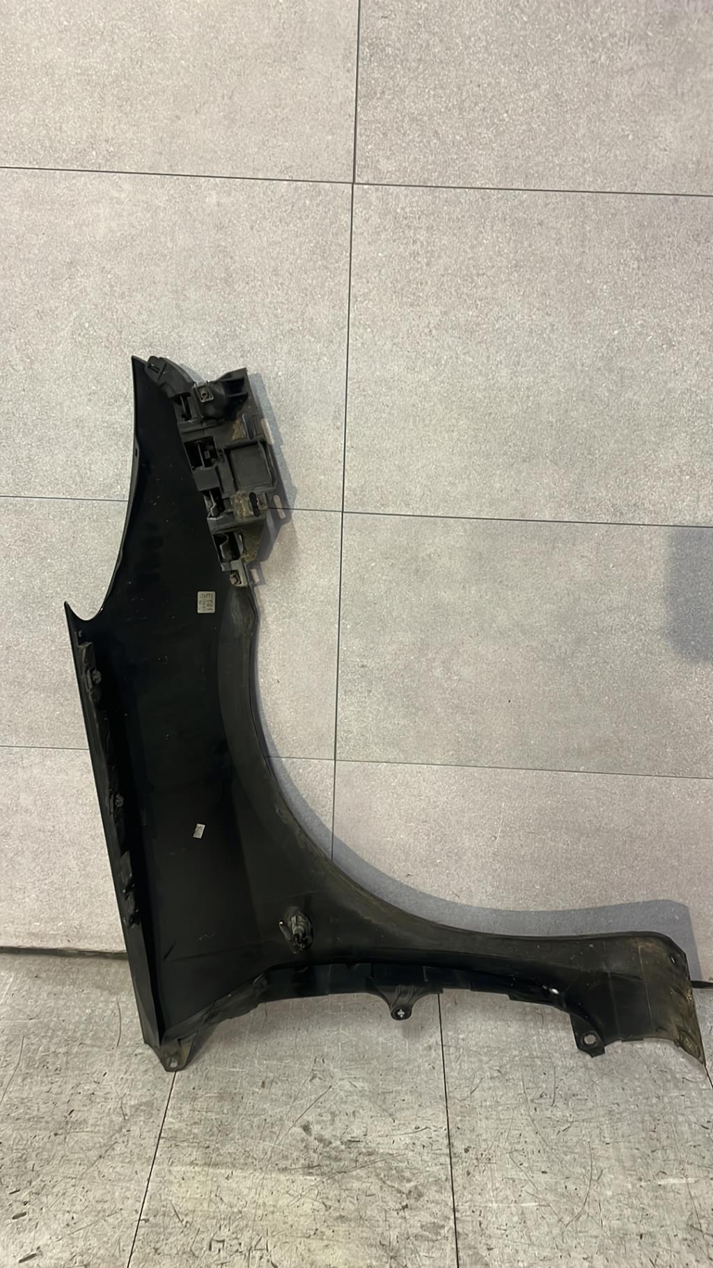 Parafango anteriore sinistro PEUGEOT 307 PHASE 2 BREAK Diésel - 1