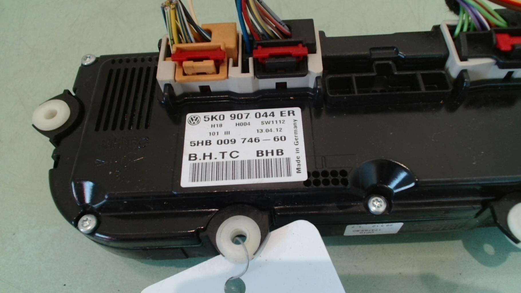 Commande chauffage VOLKSWAGEN GOLF 6 Diesel - 1