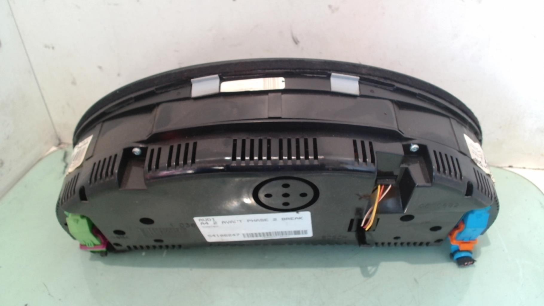 Compteur AUDI A4 2 AVANT PHASE 2 BREAK  - 1