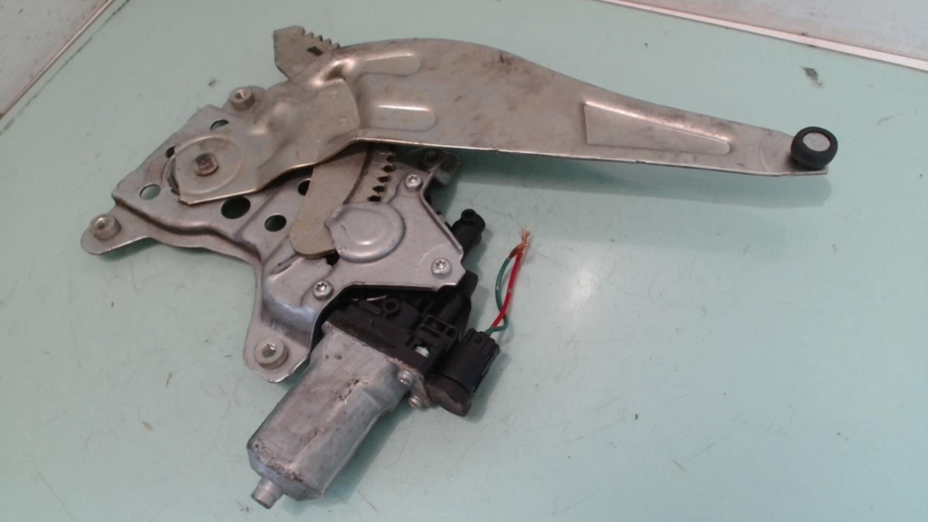 Alzacristalli elettrico posteriore destro SUZUKI SWIFT 3 Gasolina - 1