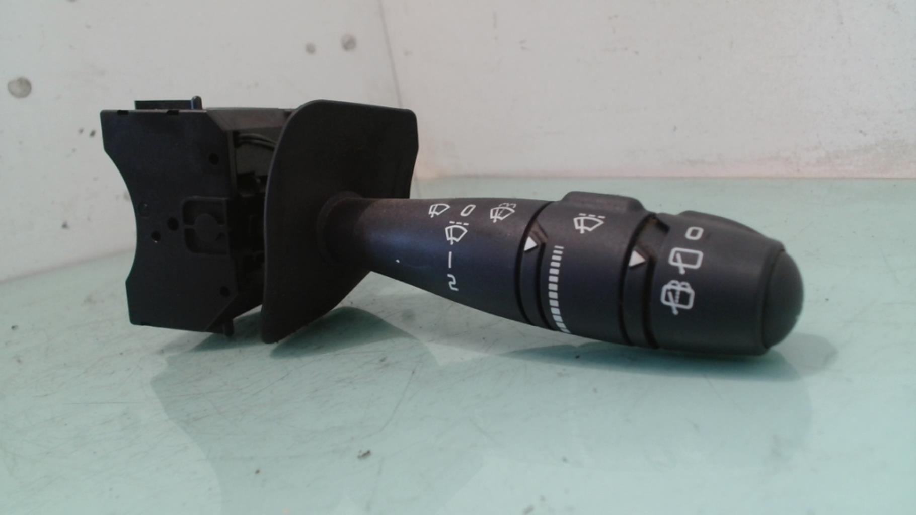 Commodo d'essuie glaces RENAULT CLIO 2 PHASE 2 Diesel - 1