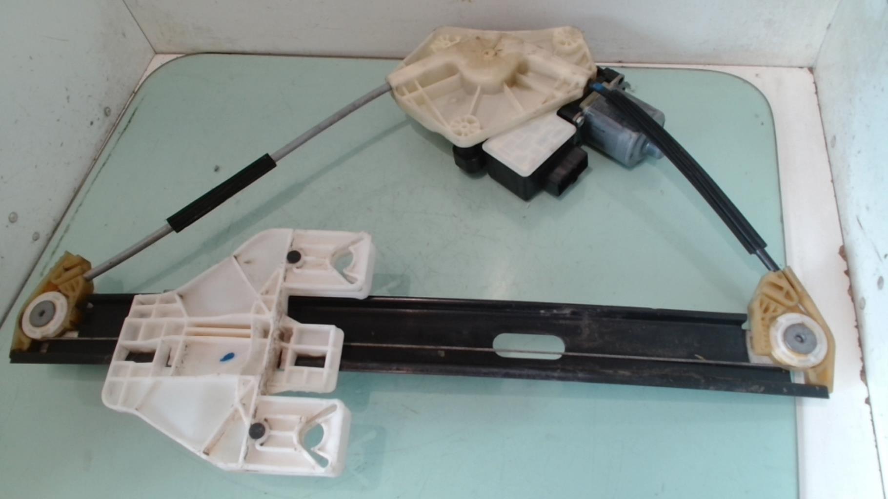 Alzacristalli elettrico posteriore sinistro SEAT LEON 3 PHASE 1 Diésel - 1