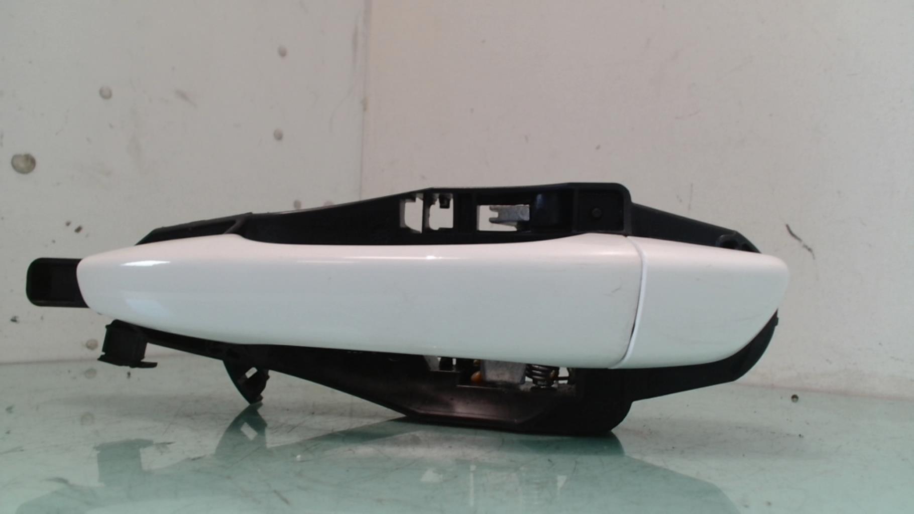 Maniglia portiera posteriore sinistra PEUGEOT 308 2 PHASE 2 Diésel - 1
