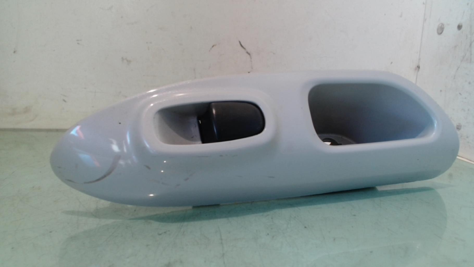 Interruttore lavacristalli posteriore destro NISSAN JUKE 1 PHASE 2 Diésel - 1
