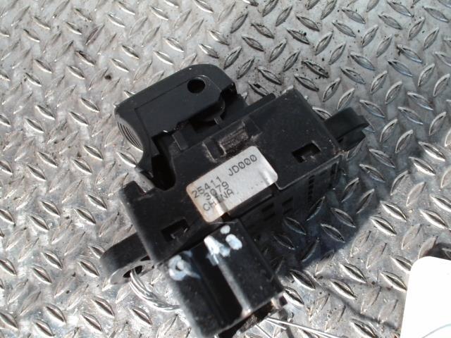 Interruttore lavacristalli posteriore destro NISSAN QASHQAI 1 PHASE 1 Diésel - 1