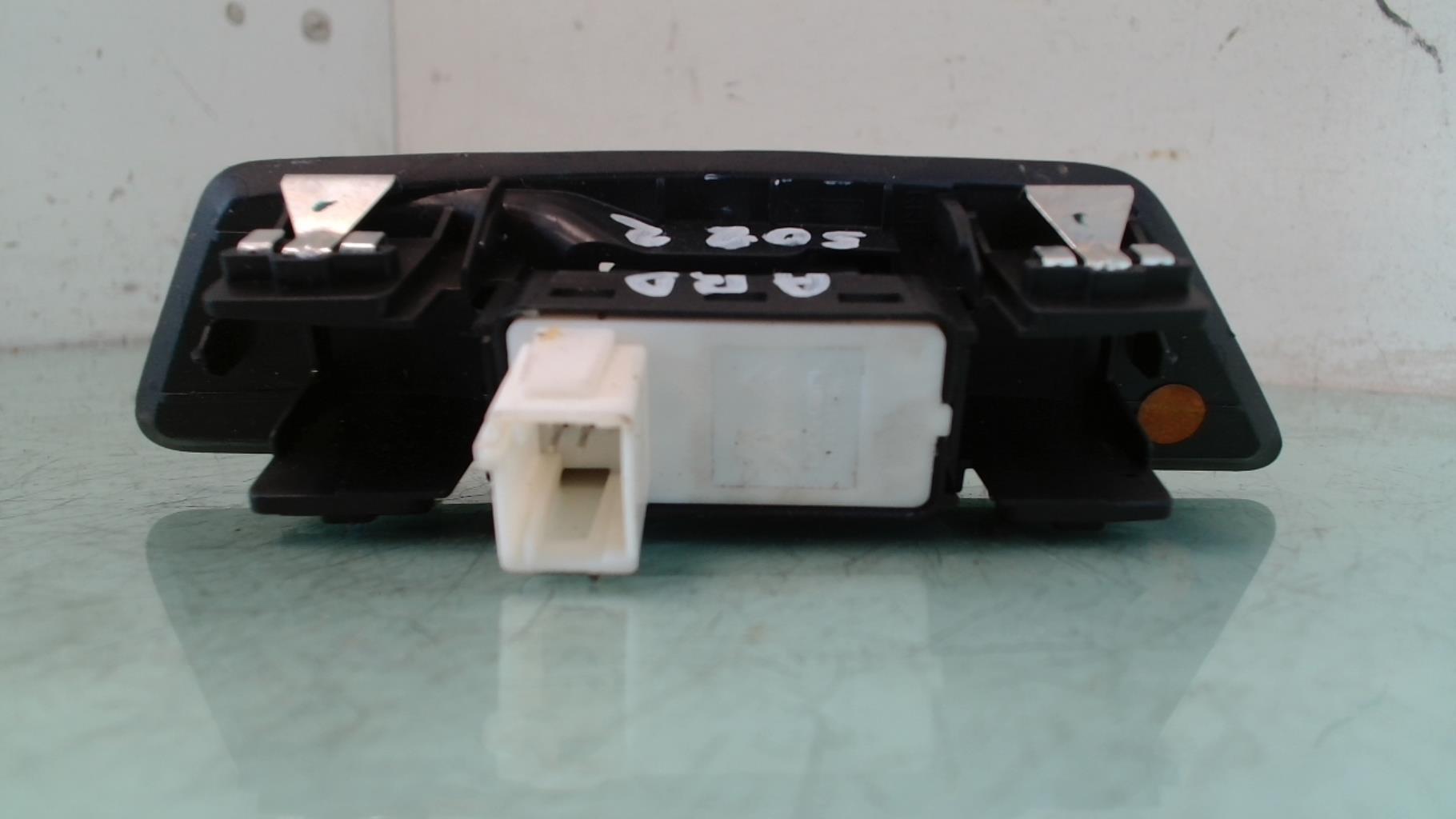 Interruttore lavacristalli posteriore destro PEUGEOT 508 2 SW BREAK Diésel - 1