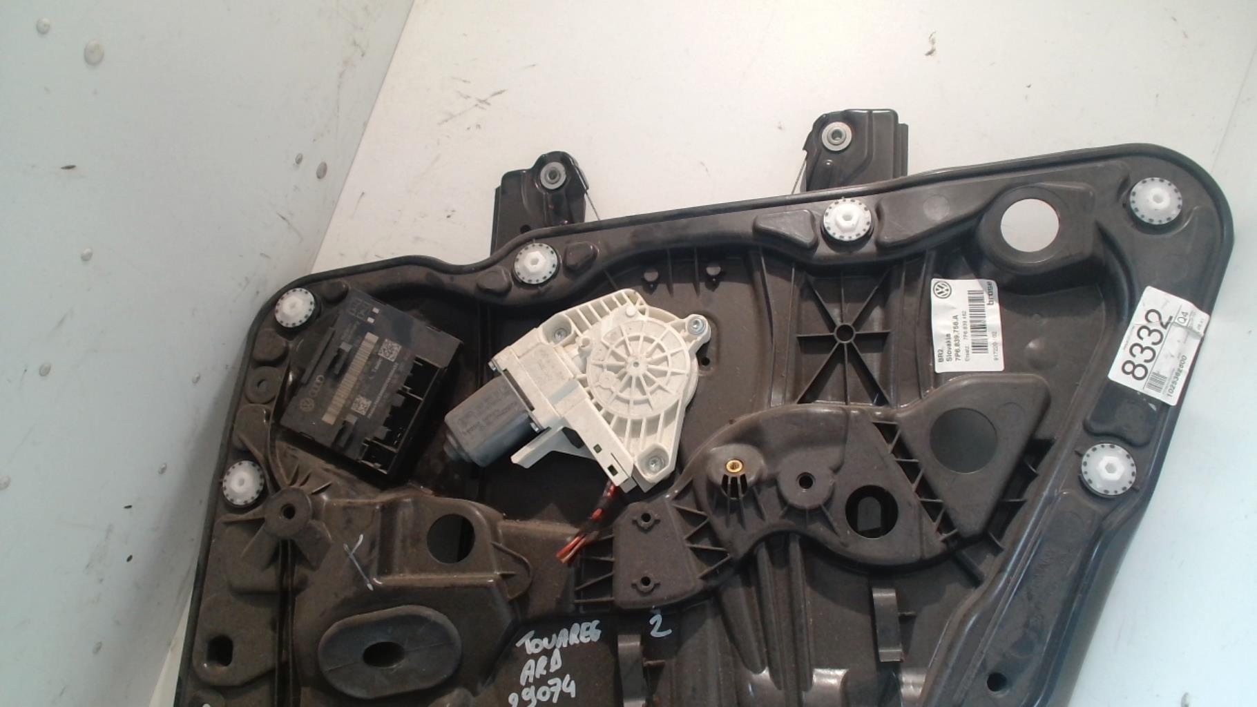 Alzacristalli elettrico posteriore destro VOLKSWAGEN TOUAREG 2 PHASE 1 Diésel - 1