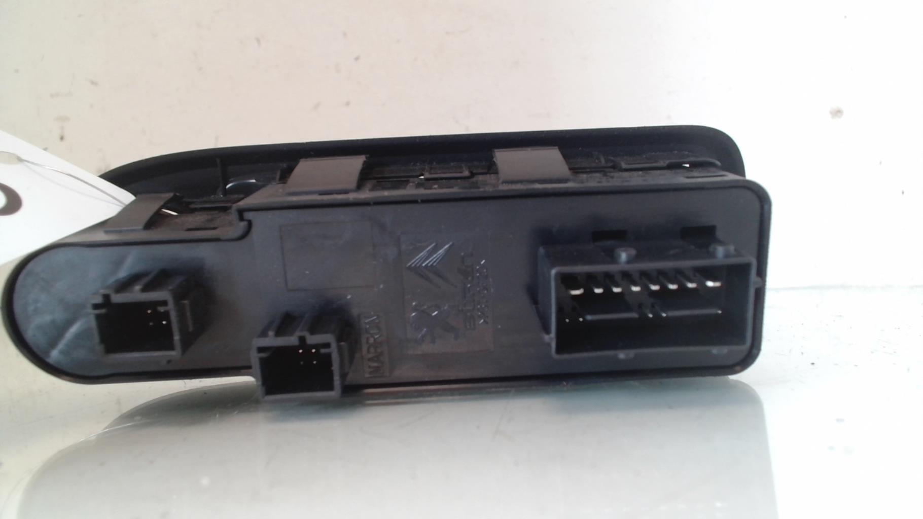 Interruttore lavacristalli anteriore sinistro CITROEN C3 2 PHASE 1 Diésel - 1