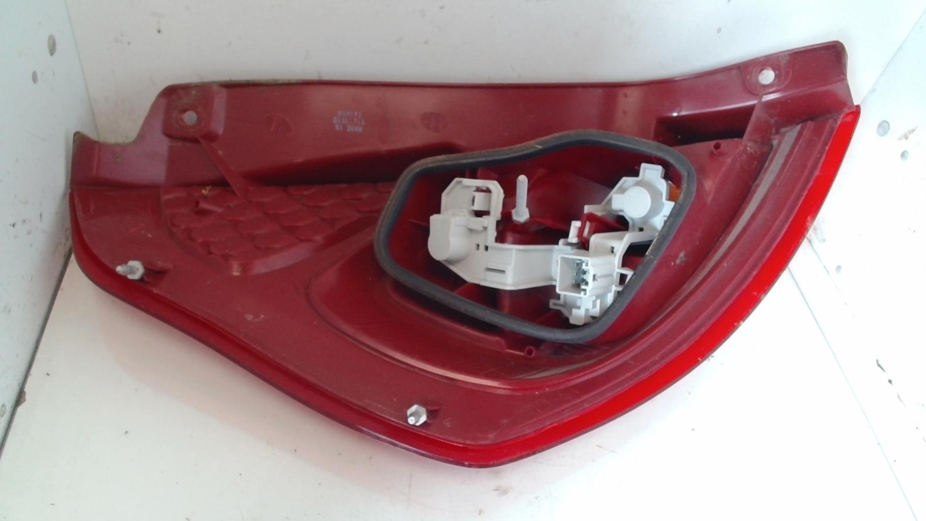 Fanale posteriore principale destro (luci) FORD FIESTA 6 PHASE 1 Diésel - 1