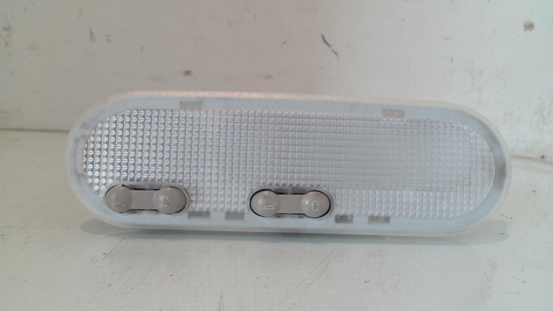 Luce di cortesia RENAULT CLIO 3 PHASE 2 Diésel - 1