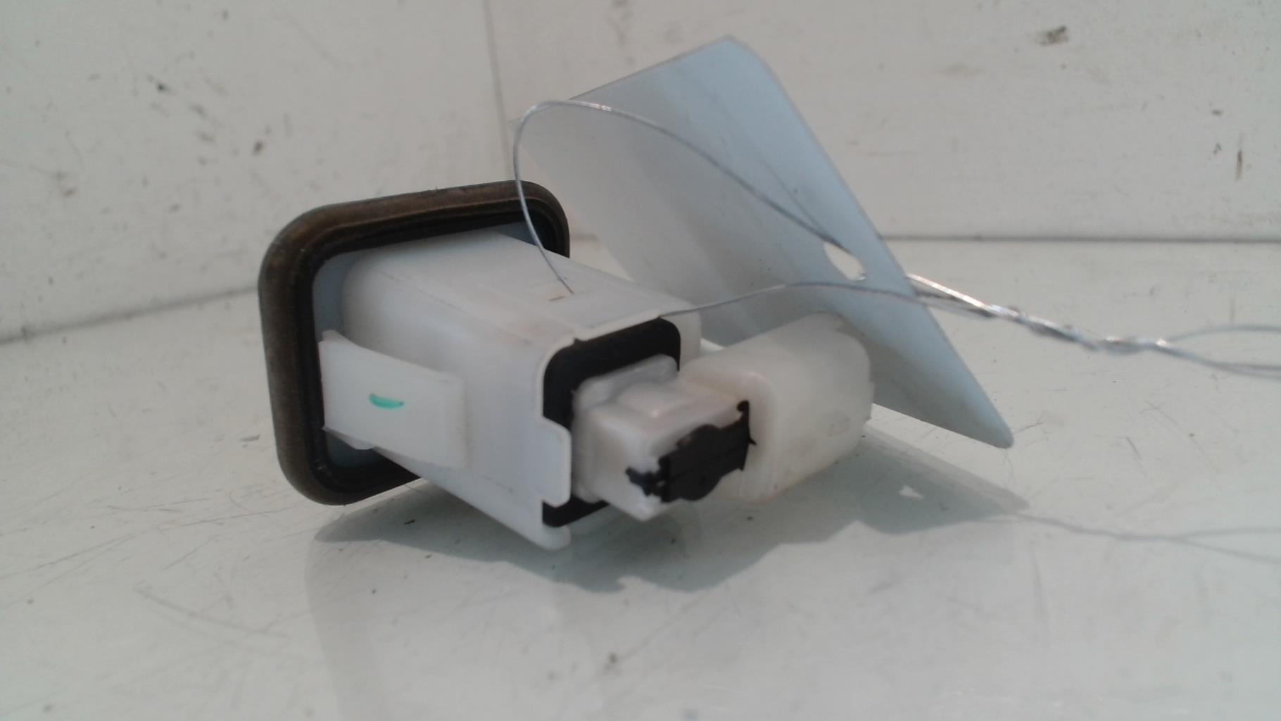Bouton de coffre PEUGEOT 3008 2 PHASE 1  - 1