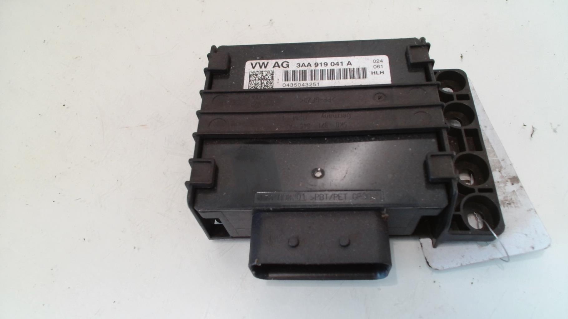 Calculateur VOLKSWAGEN BEETLE 2 PHASE 2 Essence - 1