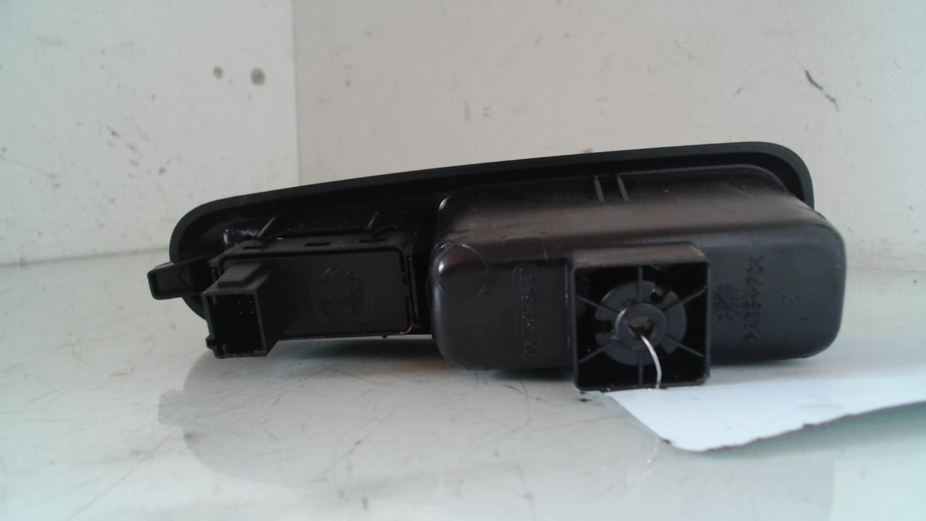 Interruttore lavacristalli posteriore sinistro PEUGEOT 3008 1 PHASE 1 Diésel - 1