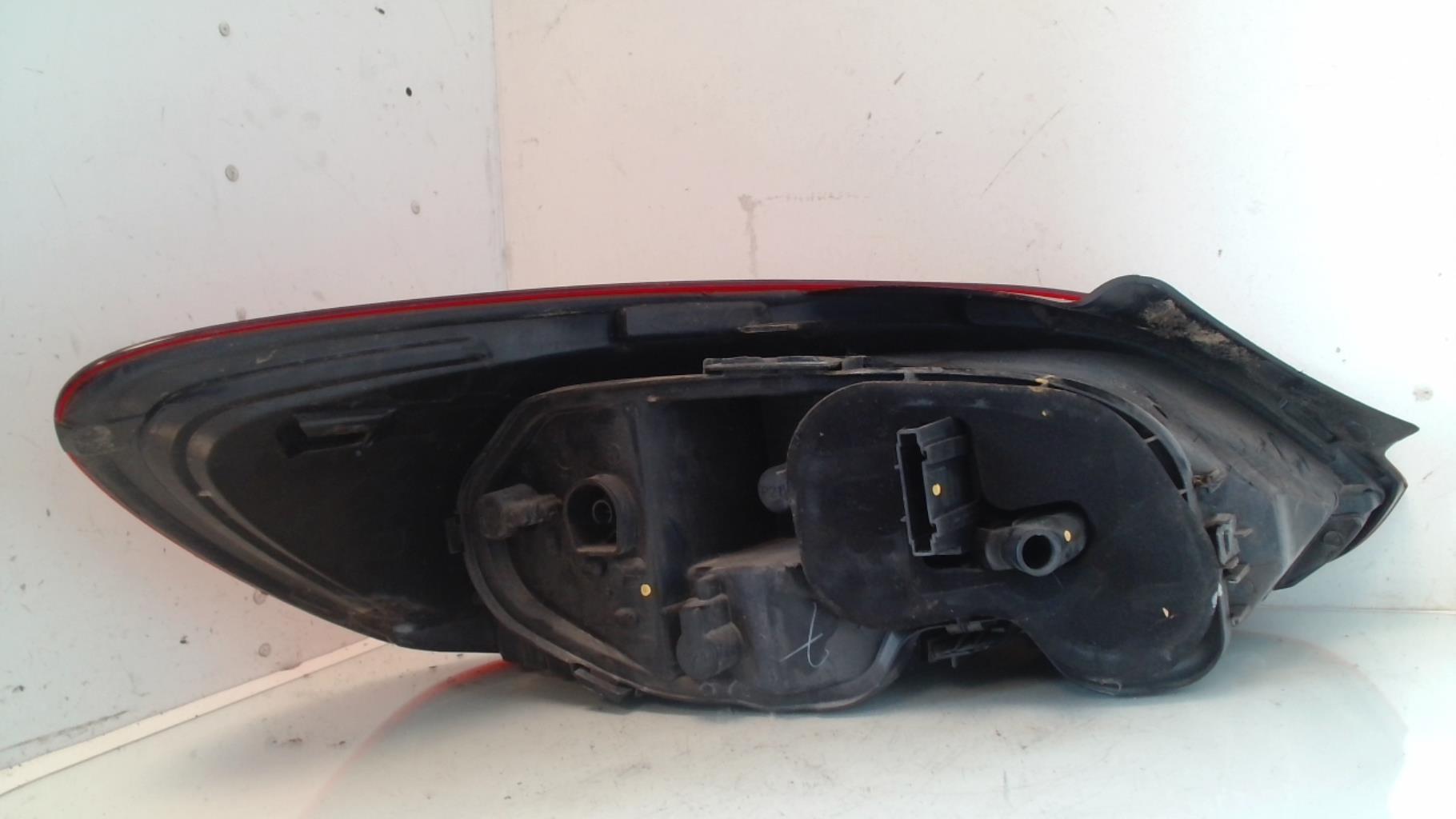 Fanale posteriore principale destro (luci) VOLKSWAGEN SCIROCCO 3 PHASE 1 COUPE Gasolina - 1