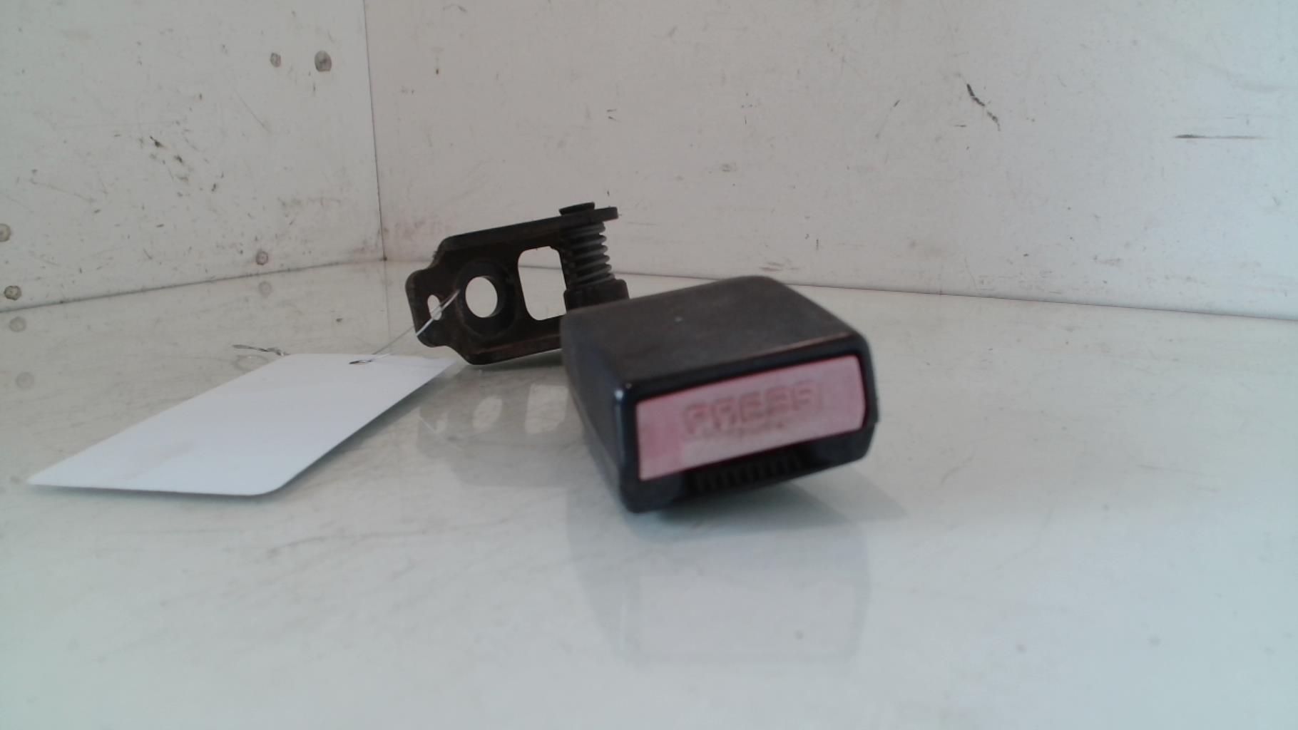 Aggancio cintura sicurezza posteriore sinistro PEUGEOT 307 PHASE 2 CABRIOLET Gasolina - 1