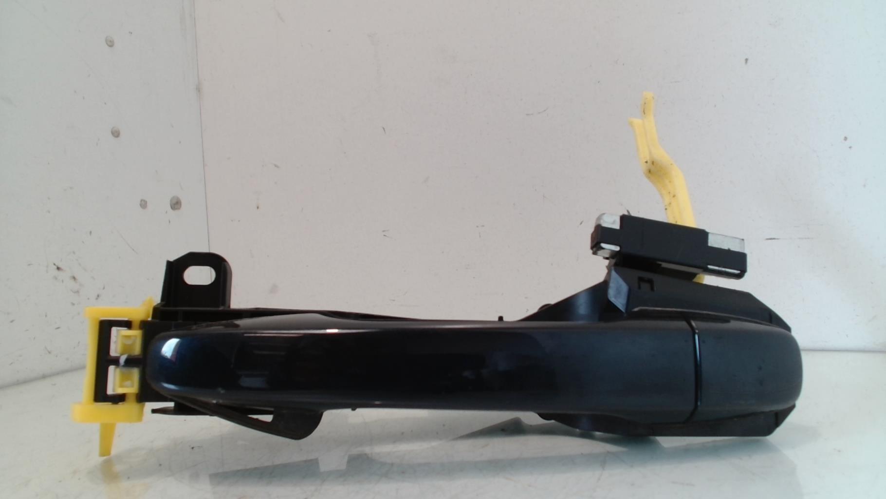 Maniglia portiera posteriore sinistra TOYOTA AVENSIS 3 PHASE 1 Gasolina - 1