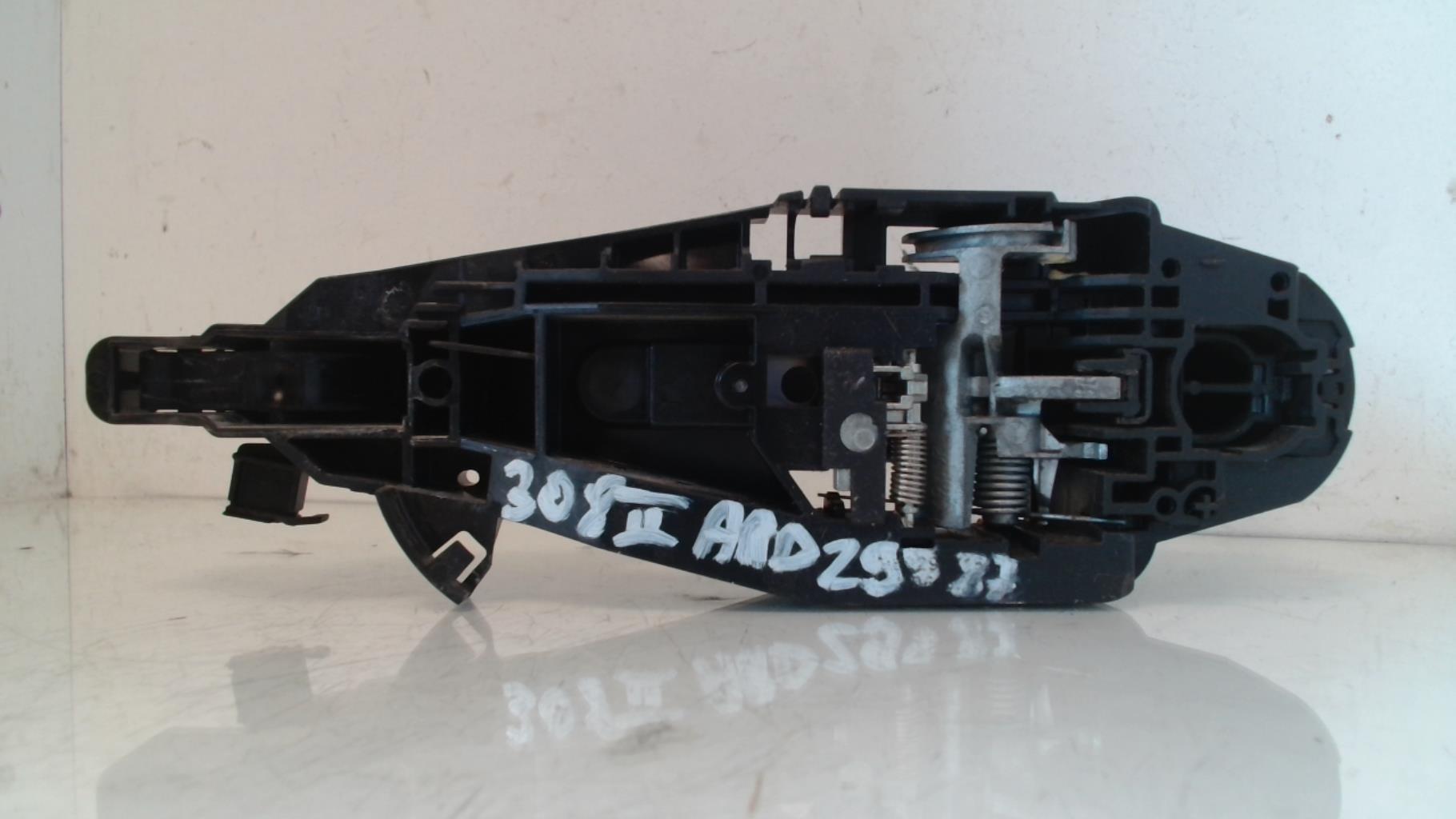 Maniglia portiera posteriore destra PEUGEOT 308 2 PHASE 1 Diésel - 1