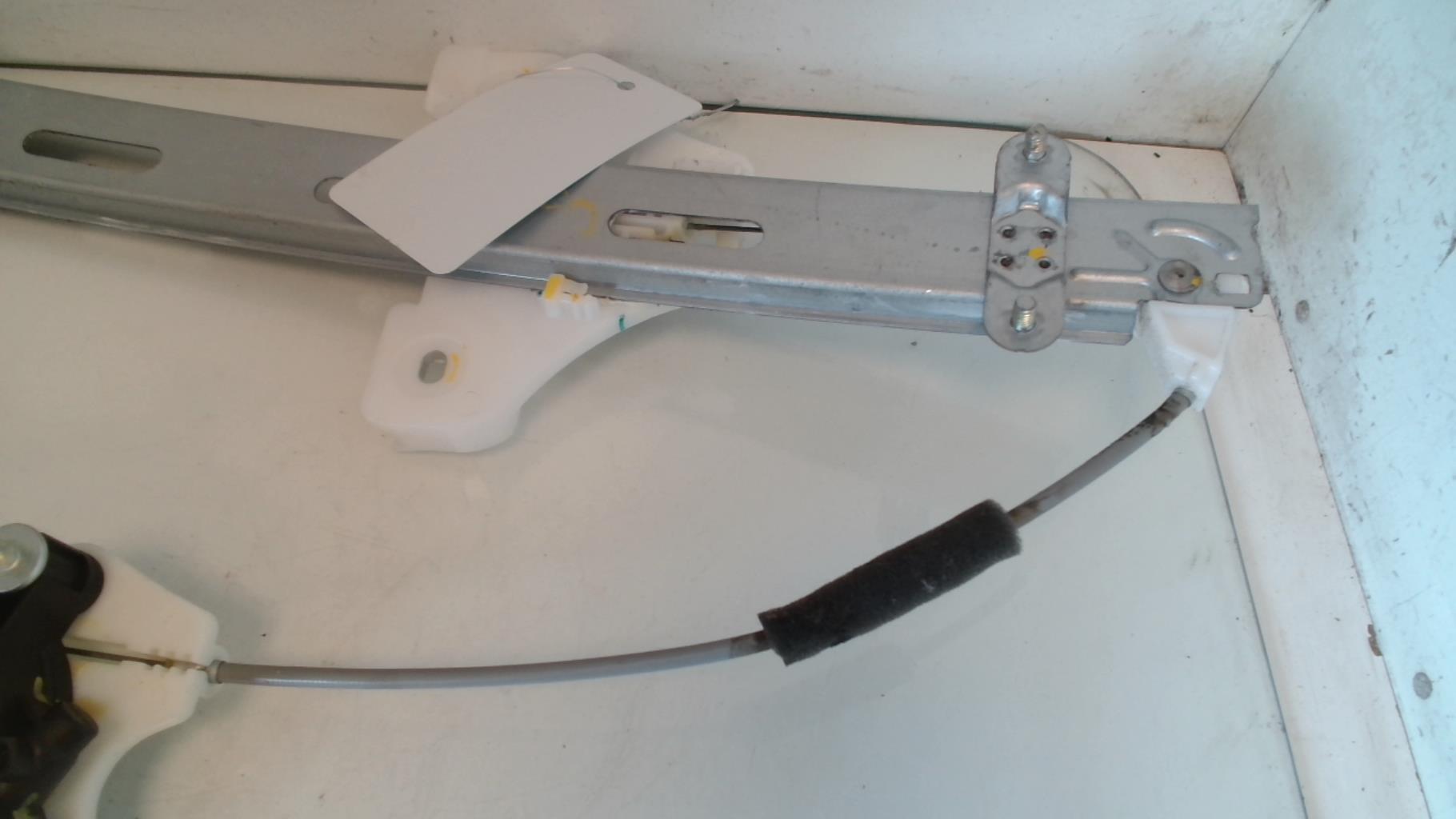 Alzacristalli elettrico posteriore destro HYUNDAI I 20 2 PHASE 1  - 1