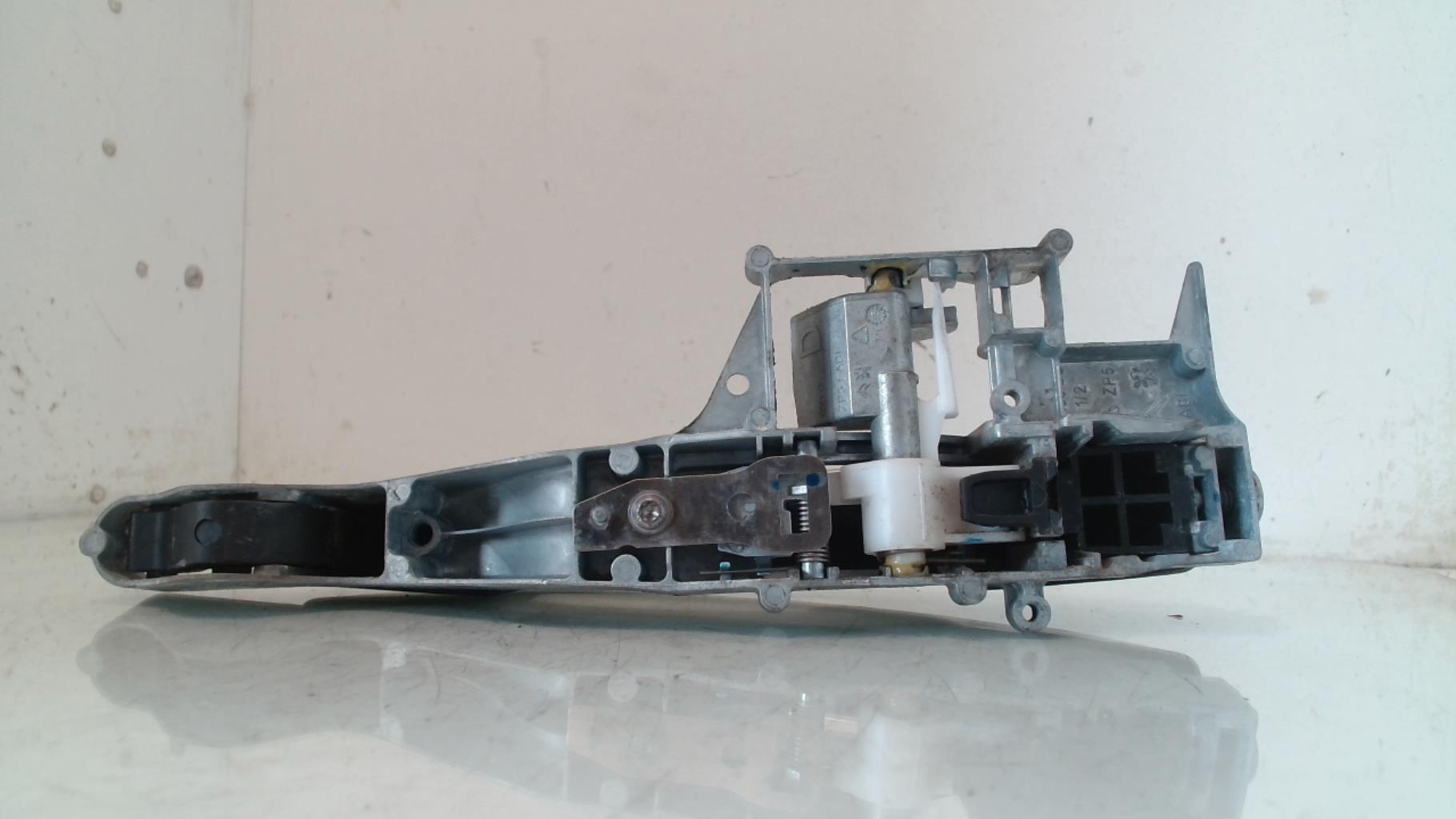 Maniglia portiera anteriore destra PEUGEOT 2008 1 PHASE 1 Diésel - 1