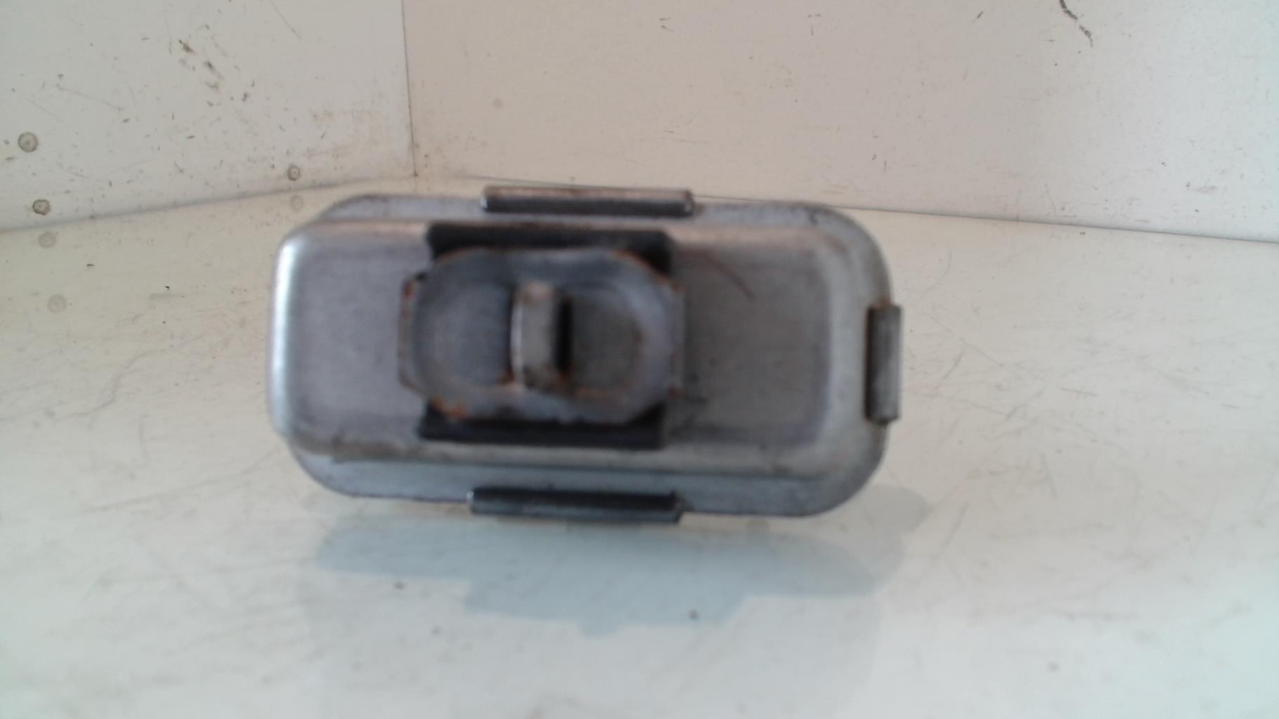Arresto portiera anteriore destra PEUGEOT 2008 1 PHASE 1 Diésel - 1