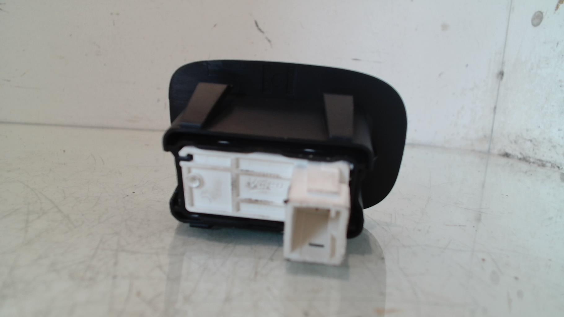 Interruttore lavacristalli posteriore destro PEUGEOT 2008 1 PHASE 1 Diésel - 1