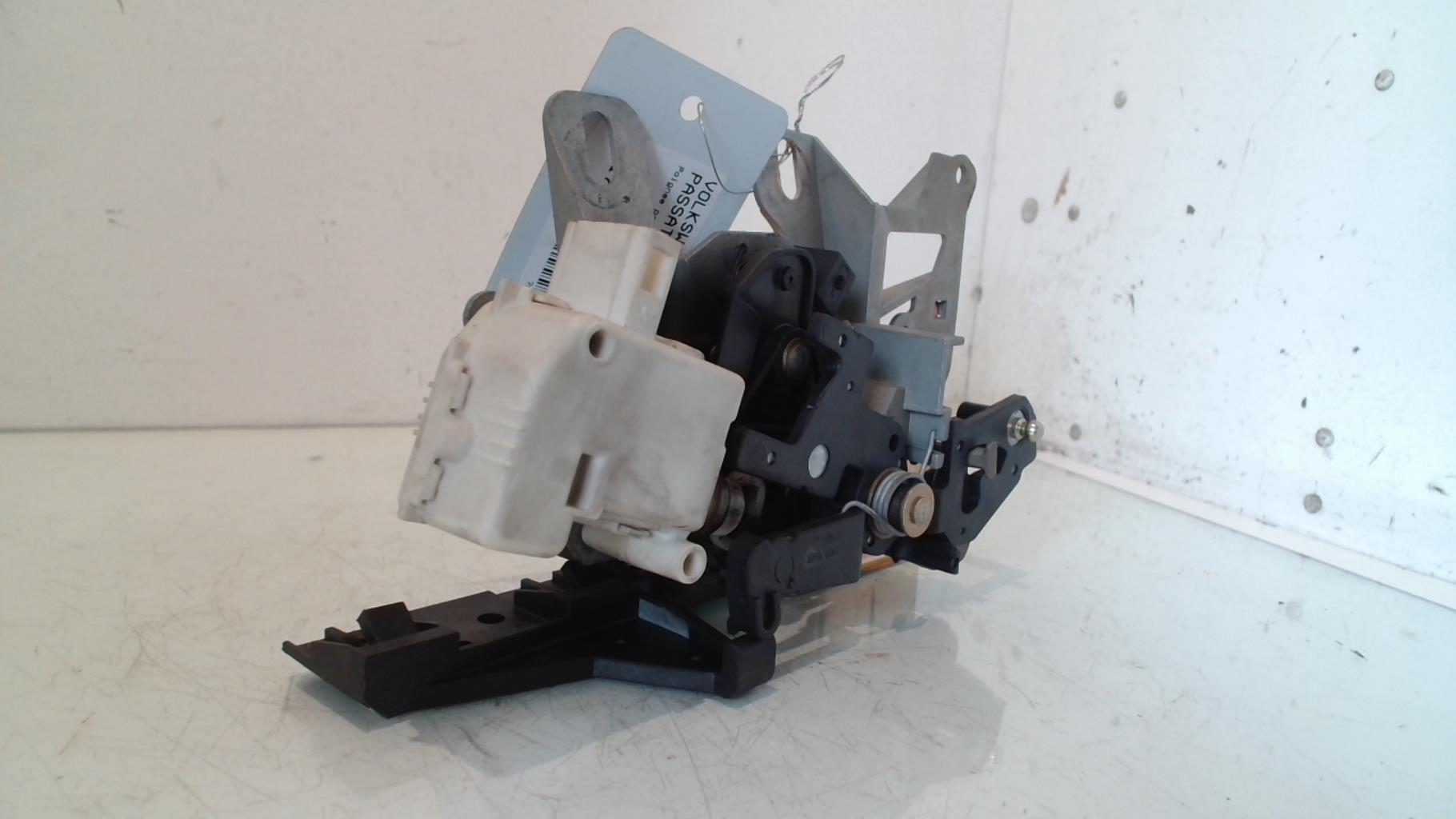 Chiusura centralizzata bagagliaio VOLKSWAGEN PASSAT 4 PHASE 1 BREAK Diésel - 1