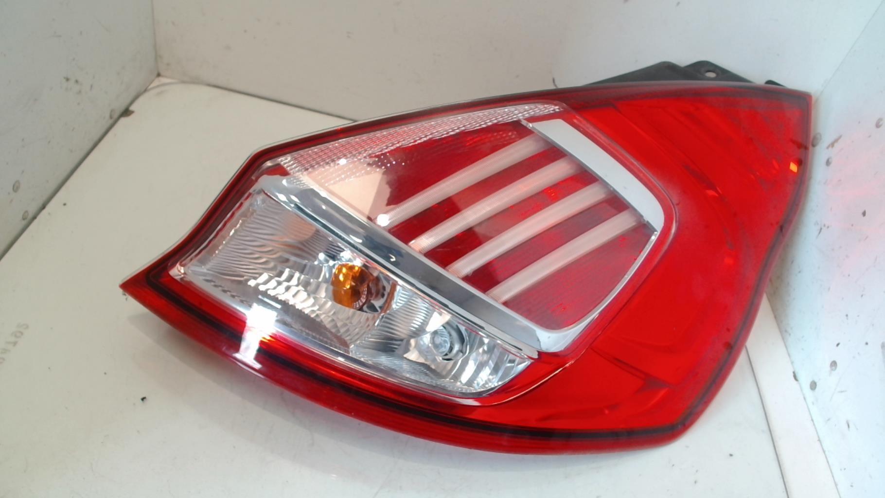 Fanale posteriore principale destro (luci) FORD FIESTA 6 PHASE 2 Diésel - 1